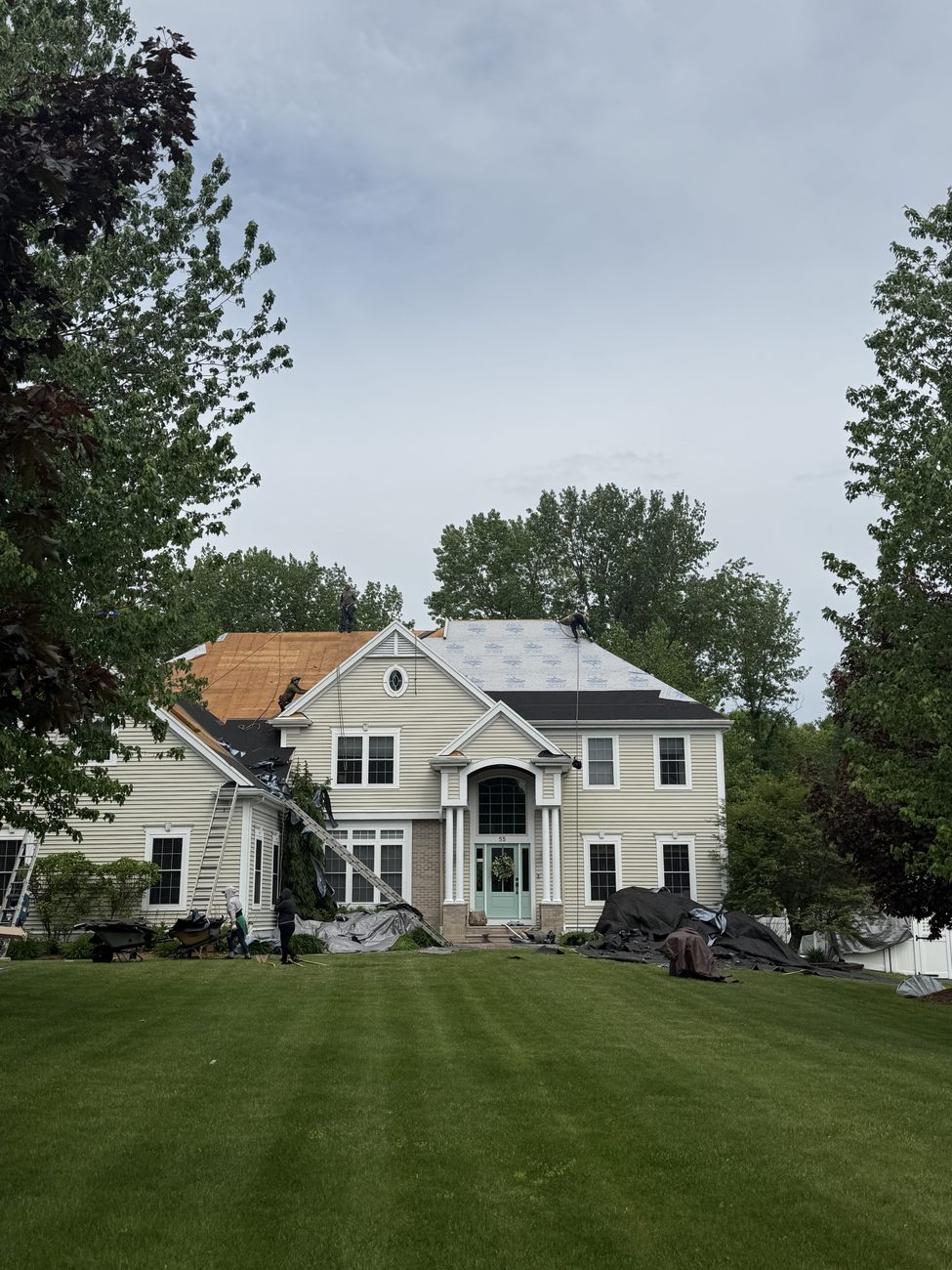 Completed roof on a stately colonial home in Milton, MA
